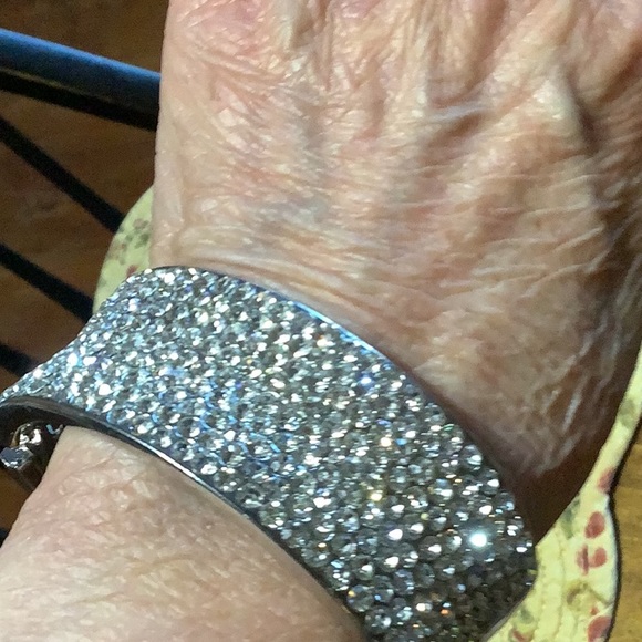 COPY - Stunning Bling Clamper - Picture 7 of 10